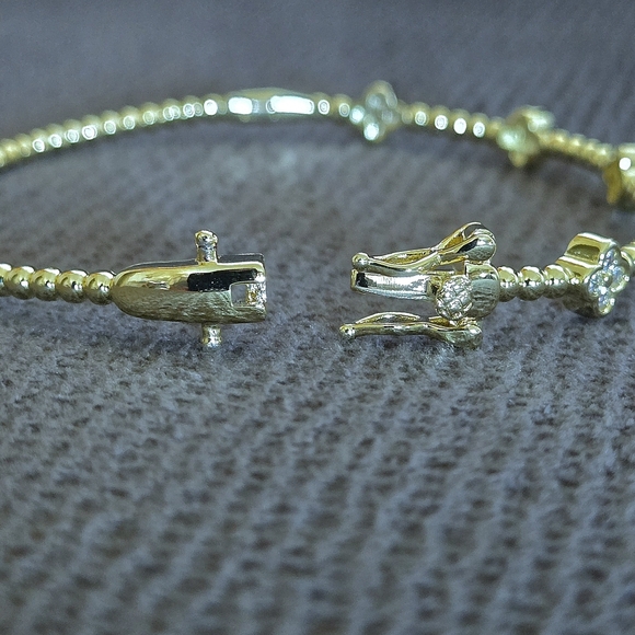 Gold💛 Hinged Cubic Zirconia💎 Flower🌸 Bracelet - NWT - Picture 7 of 16